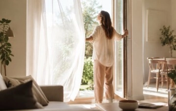 El error común al abrir las ventanas de casa por la mañana que puede jugarte en contra