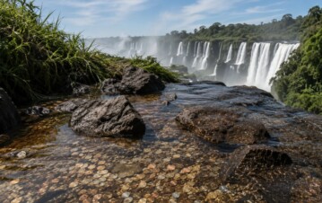 Encontraron 400 kilos de monedas en las Cataratas del Iguazú: el insólito motivo que las depositó en el fondo del agua
