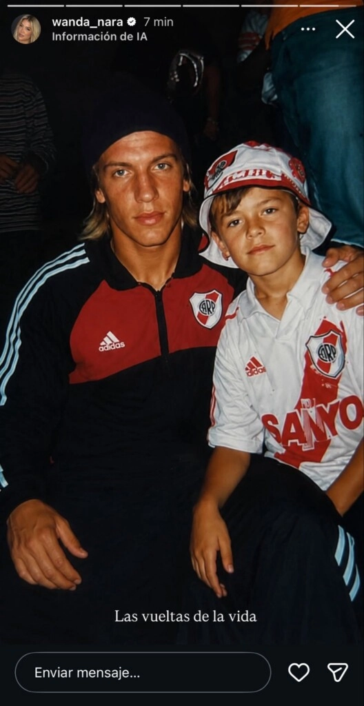 MAXI LOPEZ CON AGUSTIN BERNASCONI CUANDO JUGABA EN RIVER. AHORA DICEN QUE AQUEL NENE -CRECIDO, OBVIAMENTE- PUEDE SER EL NUEVO NOVIO DE WANDA.
