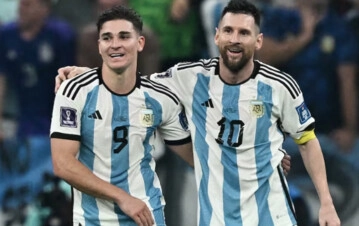 Julián Alvarez jugará en el Barcelona, como Messi