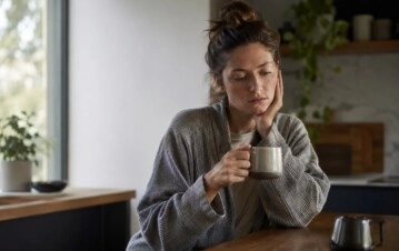 Qué puede pasar si tomás café apenas te despertás todos los días