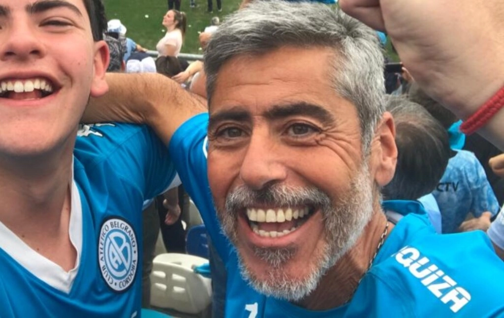 El ministro Juan Pablo Quinteros, en la tribuna de Belgrano. (Foto: X)