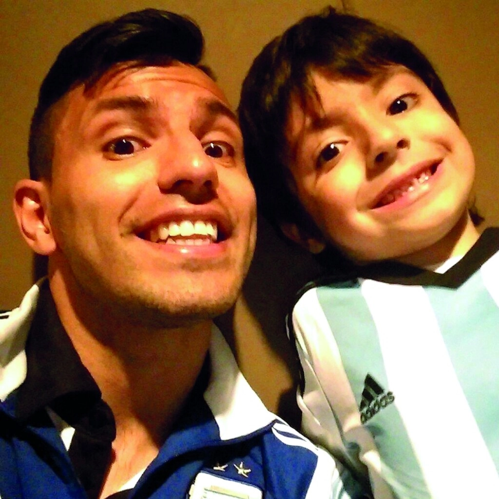 FINALMENTE, EL KUN SE PUDO REENCONTRAR CON SU HIJO.