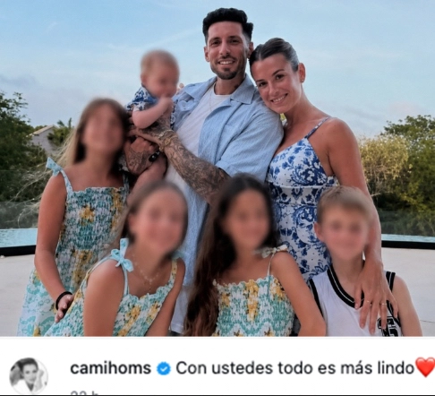 CAMI HOMS PUSO ESTO CUANDO JUGABAN ARGENTINA Y AUSTRIA.