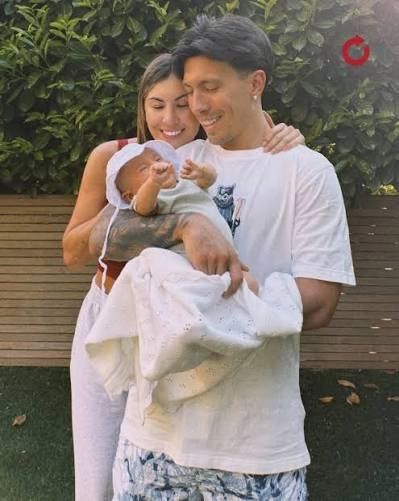 LA PAREJA JUNTO A AURORA, LA HERMOSA NENA QUE TIENEN.