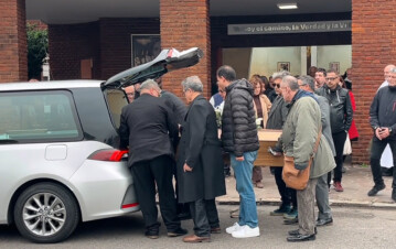 Las imágenes del doloroso entierro de María Rosa Fugazot en Chacarita tras su muerte a los 83 años