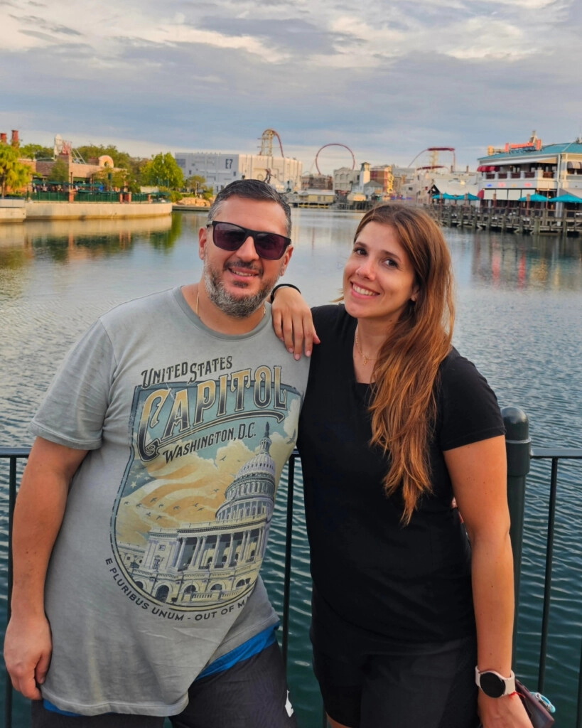 EMI CORONITI CON PAULA, SU PAREJA, QUE HACE SEIS DÍAS DIO A LUZ AL PRIMER BEBE "EN COMUN".