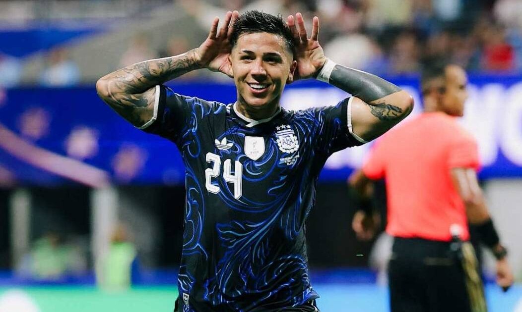 Enzo Fernández armó un escándalo tras su gol a Inglaterra con la Selección Argentina: “Matón racista y payaso”