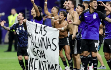 La FIFA anunció las investigaciones contra la Selección Argentina por la bandera de Malvinas y las piñas de Leandro Paredes