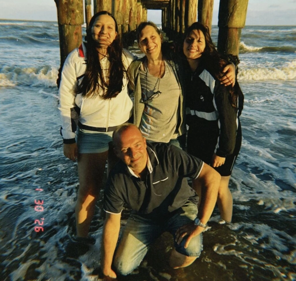 Fernando Confessore con su esposa y sus hijas. (Instagram)