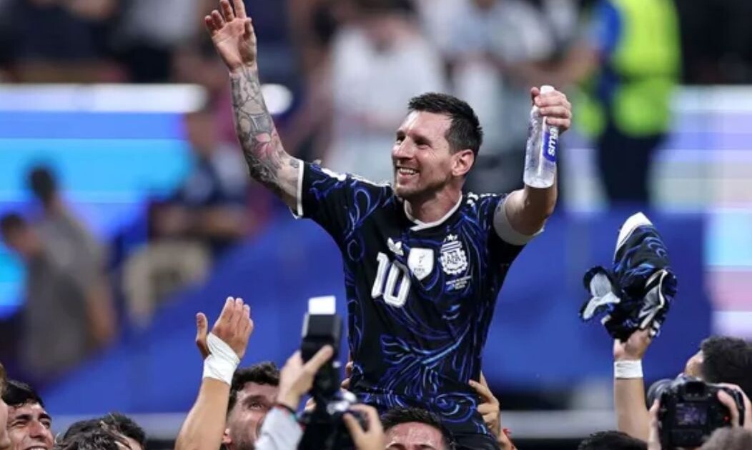 La FIFA anunció qué camiseta usará la Selección Argentina en la final del Mundial