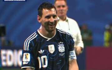 El festejo súper emotivo de Lionel Messi cuando terminó la histórica victoria ante Inglaterra en el Mundial