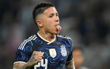 ¡La que faltaba! Enzo Fernández quedó en jaque con todo Inglaterra: la burla que nadie vio y explotó en un escándalo internacional