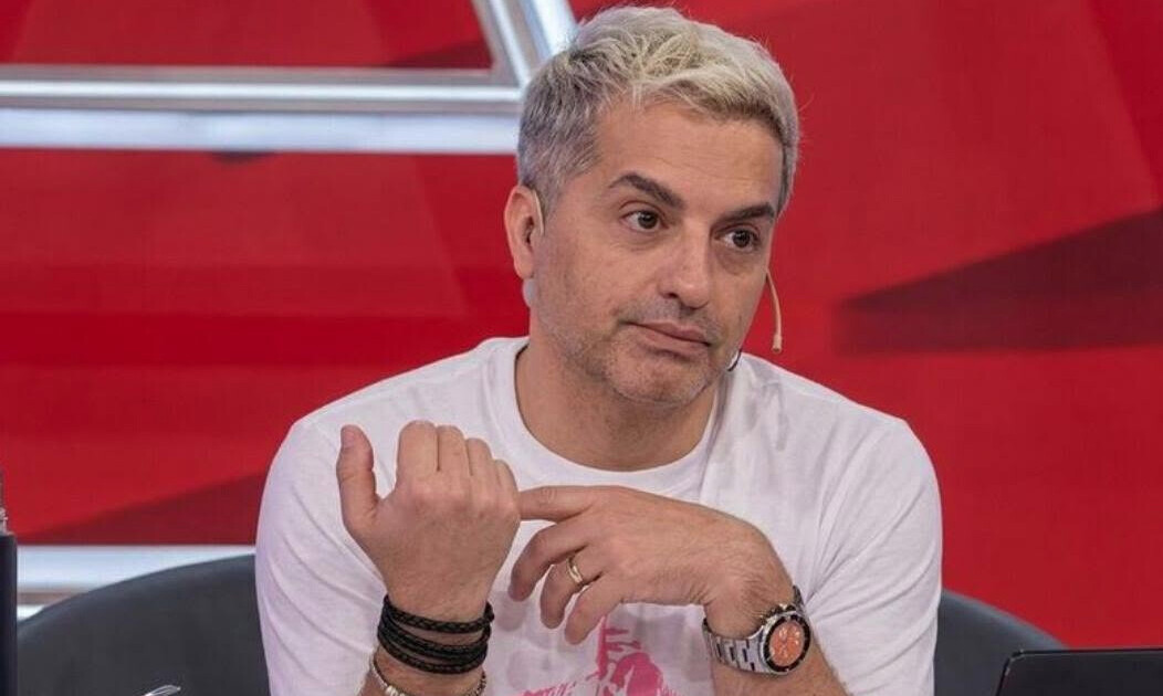 Ángel de Brito reveló el romance de uno de los conductores más importantes del país con una famosa: "Se lo está comiendo, pero a él le gustan todas"