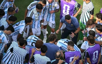 Jugó el Mundial con Argentina, tras la final contra España armó una enorme polémica y ahora su esposa salió a romper el silencio- Mi misión es que estés tranquilo