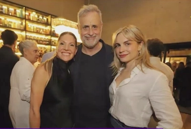 RIAL ESTABA DE NOVIO CON LA COLOMBIANA MARIA DEL MAR (DERECHA) Y ABRAZABA A SU ACTUAL PAREJA, LUCIA (IZQUIERDA). EJEM...