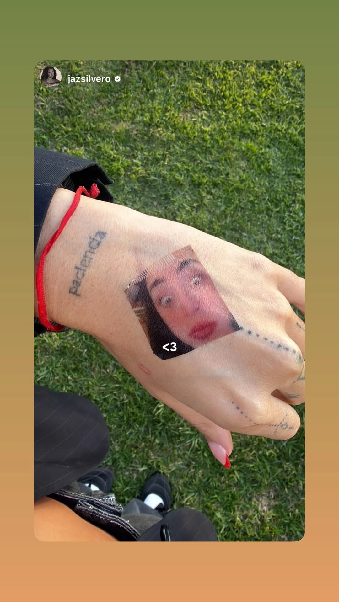 No podían faltar los tatuajes personalizados de Nicki Nicole. Foto: IG. 
