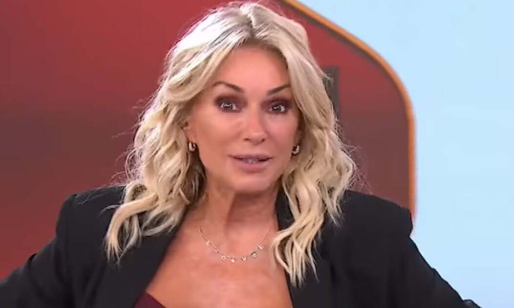 Yanina Latorre sufrió un blooper con su ropa en pleno vivo: “Con una lola afuera”