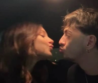 SOFI ANGONE CON BRUNO, SU ACTUAL NOVIO. EL ERA AMIGO DE SU EX, QUE LO ACUSA DE HABERSE QUERIDO LEVANTAR A LA HERMANA DE SOFIA, KIKI. 