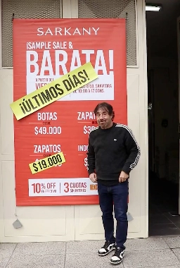 LA CRISIS GOLPEA TANTO QUE HASTA RICKY SARKANY BAJO LOS PRECIOS.