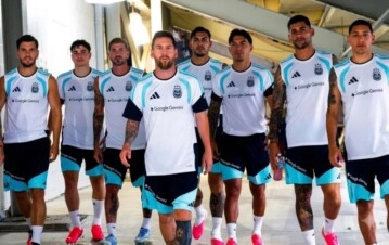 ¡Arde la Scaloneta! La joven periodista que expuso a los jugadores de Argentina que son infieles No les importa nada, él está casado y...