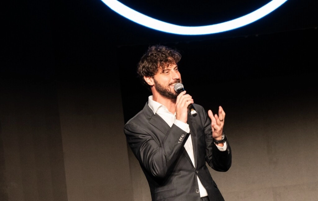 Diego Leuco, conductor de los TikTok Ad Awards Argentina.