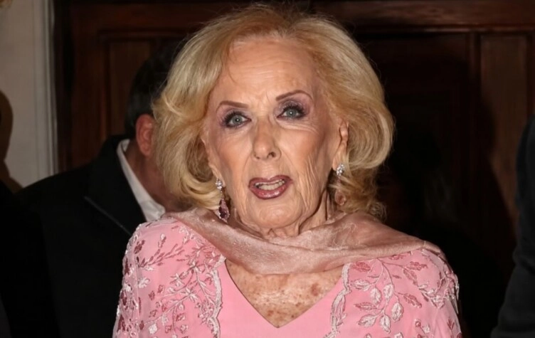 Qué está pasando con la salud de Mirtha Legrand y por qué se habla de una 'recuperación milagrosa': "Su familia está muy..."