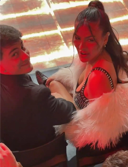 HANSSEN Y LUANA, DOS DE LOS MÁS LINDOS DE LA HISTORIA DE GRAN HERMANO, A LOS BESOS Y A LOS MIMOS.