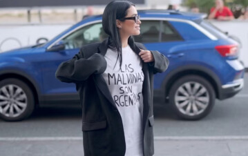 Lali Espósito se puso una remera de las Malvinas en un festival en España y causó revuelo con su mensaje