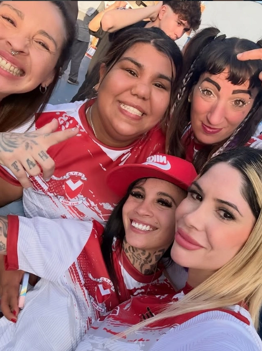 VICKY EN OCASION DE UN PARTIDO QUE JUGO CON CAMILOTA. 