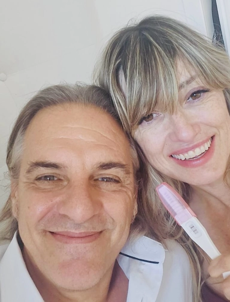 SHEILA GONZALEZ Y SU MARIDO ANUNCIARON CON FELICIDAD SU PRIMER EMBARAZO.