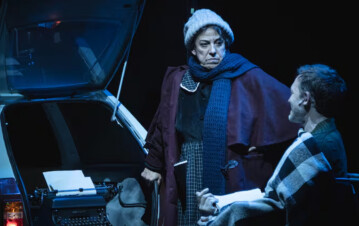 Un actor muy famoso frenó su obra de teatro, se hartó de los celulares del público y los retó con todo: “Pagar no da derecho a…”