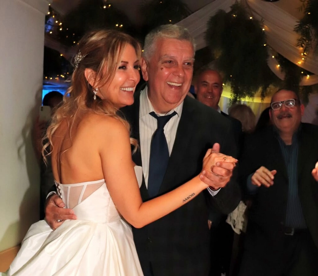 LUIS VENTURA BAILO EL VALS CON LA NOVIA
